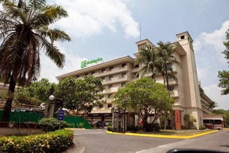 Quest Hotel (formerly Holiday Inn – Clark)